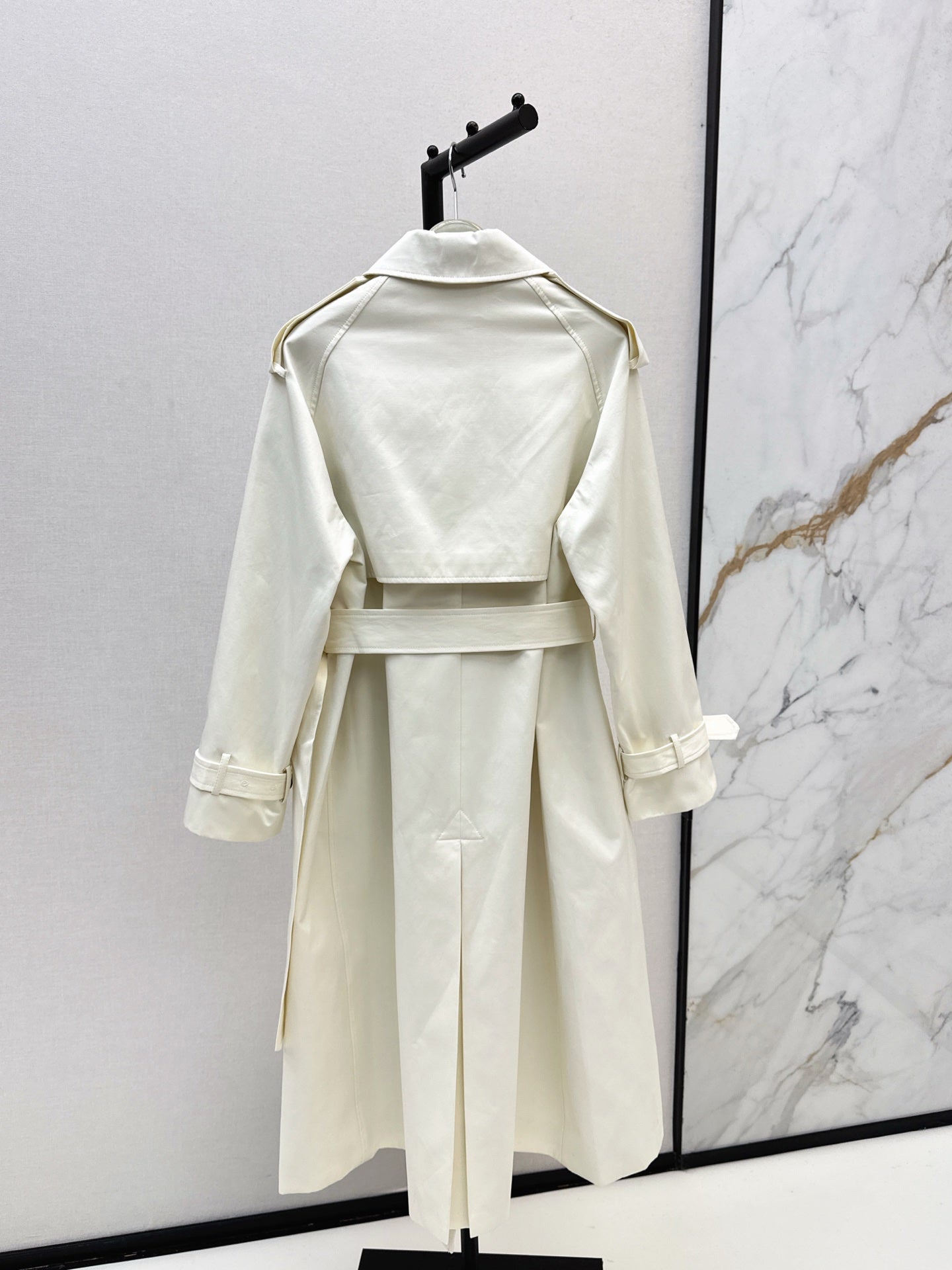 BURBERRY LONG COAT IN WHITE