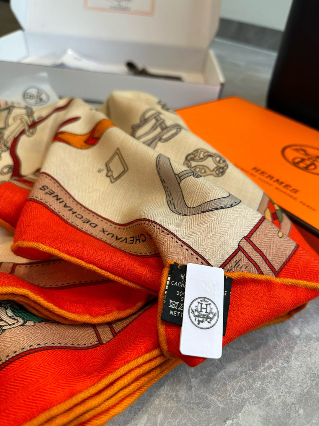 HERMES 25S SCARF 140 IN SILK CASHMERE 992007