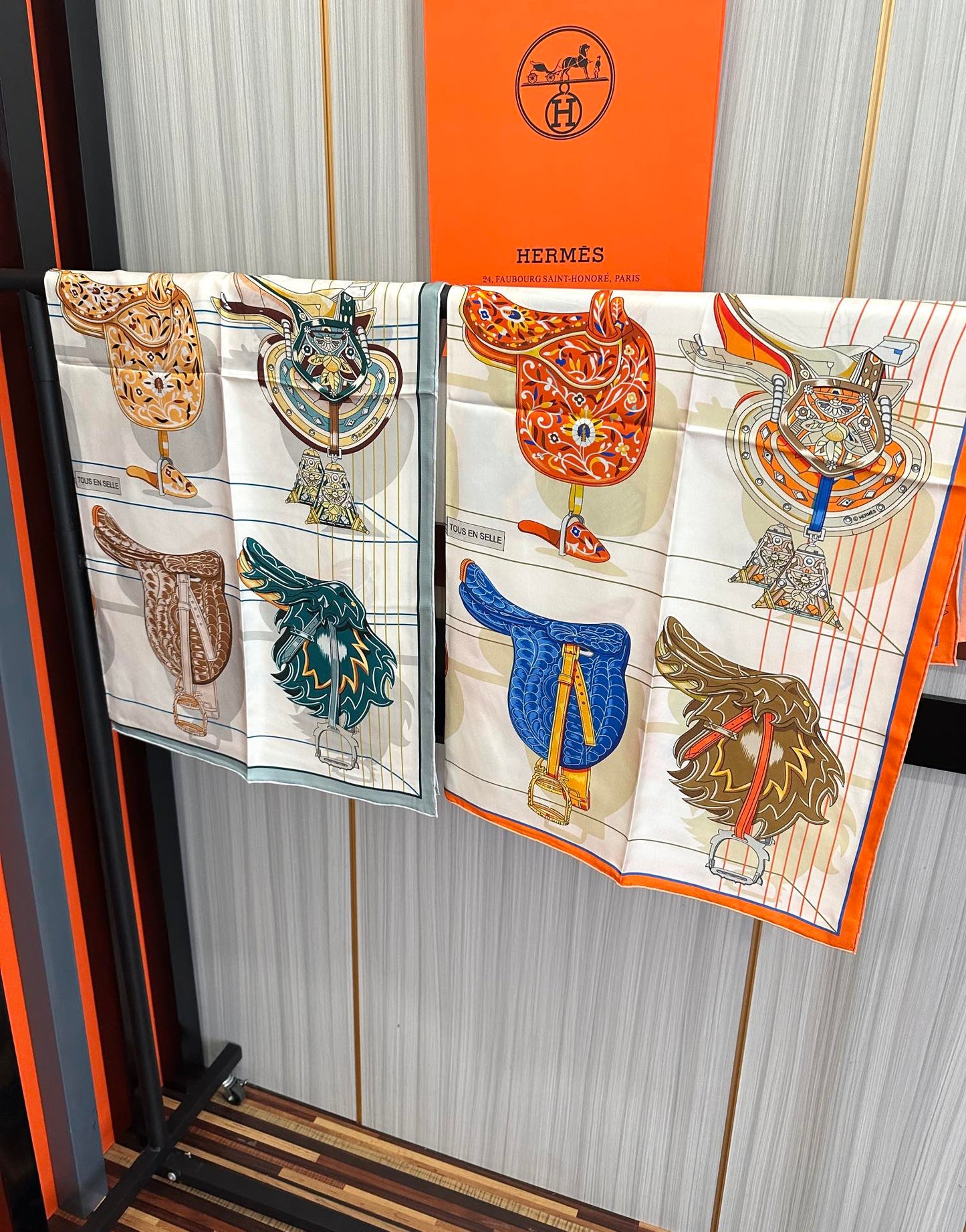 HERMES 25S SCARF 90 IN SILK 002