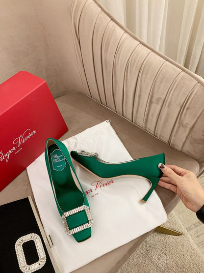 TROMPETTE PUMPS IN GREEN SILK CRYSTAL BUCKLE