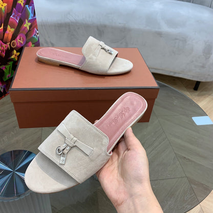 Summer Charms Sandals in Pale Gray Suede Pink Lambskin