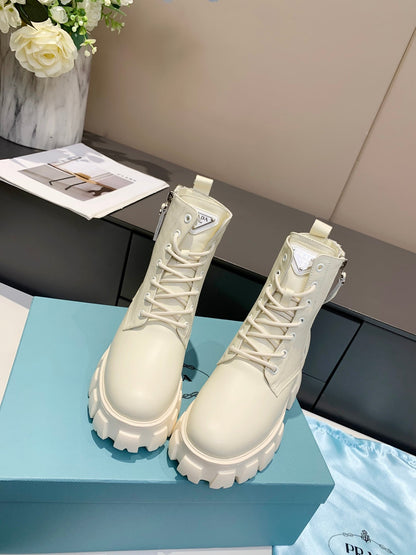PRADA 25S SNOW BOOTS  IN WHITE CALFSKIN