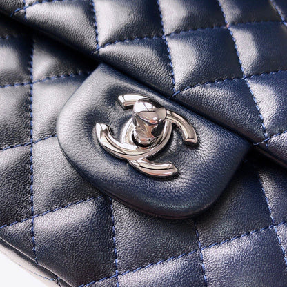CC CLASSIC FLAP BAG 25 IN NAVY BLUE LAMBSKIN SILVER HARDWARE