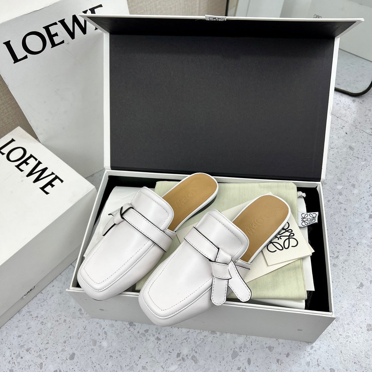 LW GATE BELTED MULE WHITE CALFSKIN