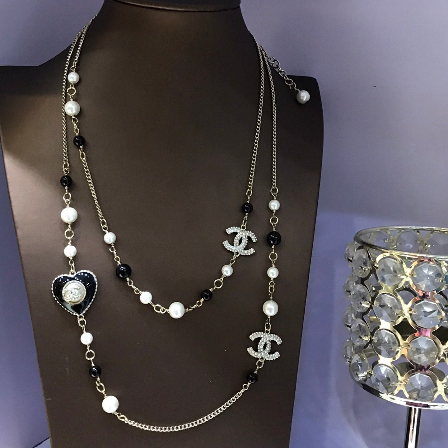 CHANEL 26S DOUBLE C LOGO BLACK & WHITE PEARL BEADED LONG NECKLACE WITH HEART CHARM IN SILVER METAL 631832