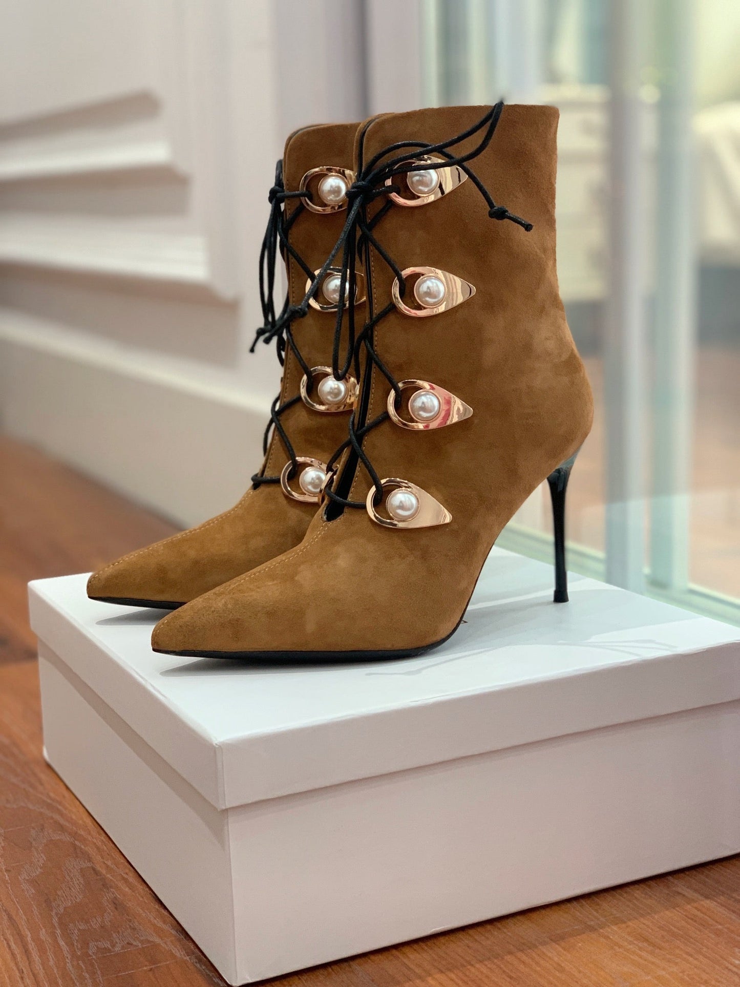 BALMAIN 26S BOOT 95 MM IN BROWN SUEDE PEARL BUTTON