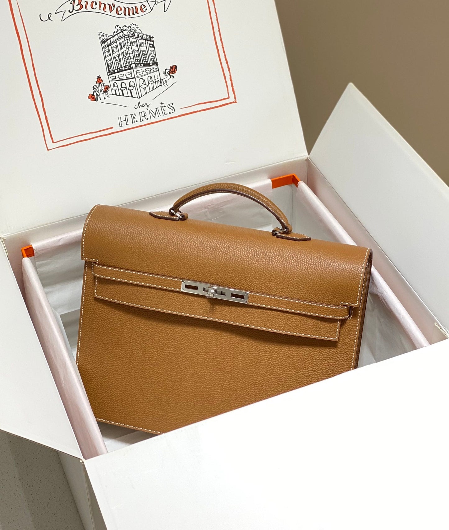 KELLY DEPECHES 38 BRIEFCASE IN GOLD TOGO CALFSKIN SILVER HARDWARE