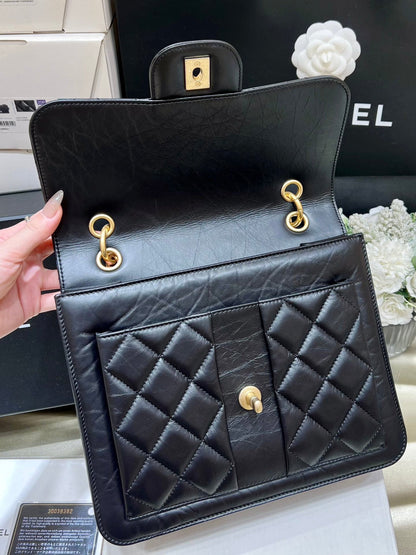 25S CHANEL MEDIUM FLAP BAG 25 IN BLACK CALFSKIN GOLD HARDWARE