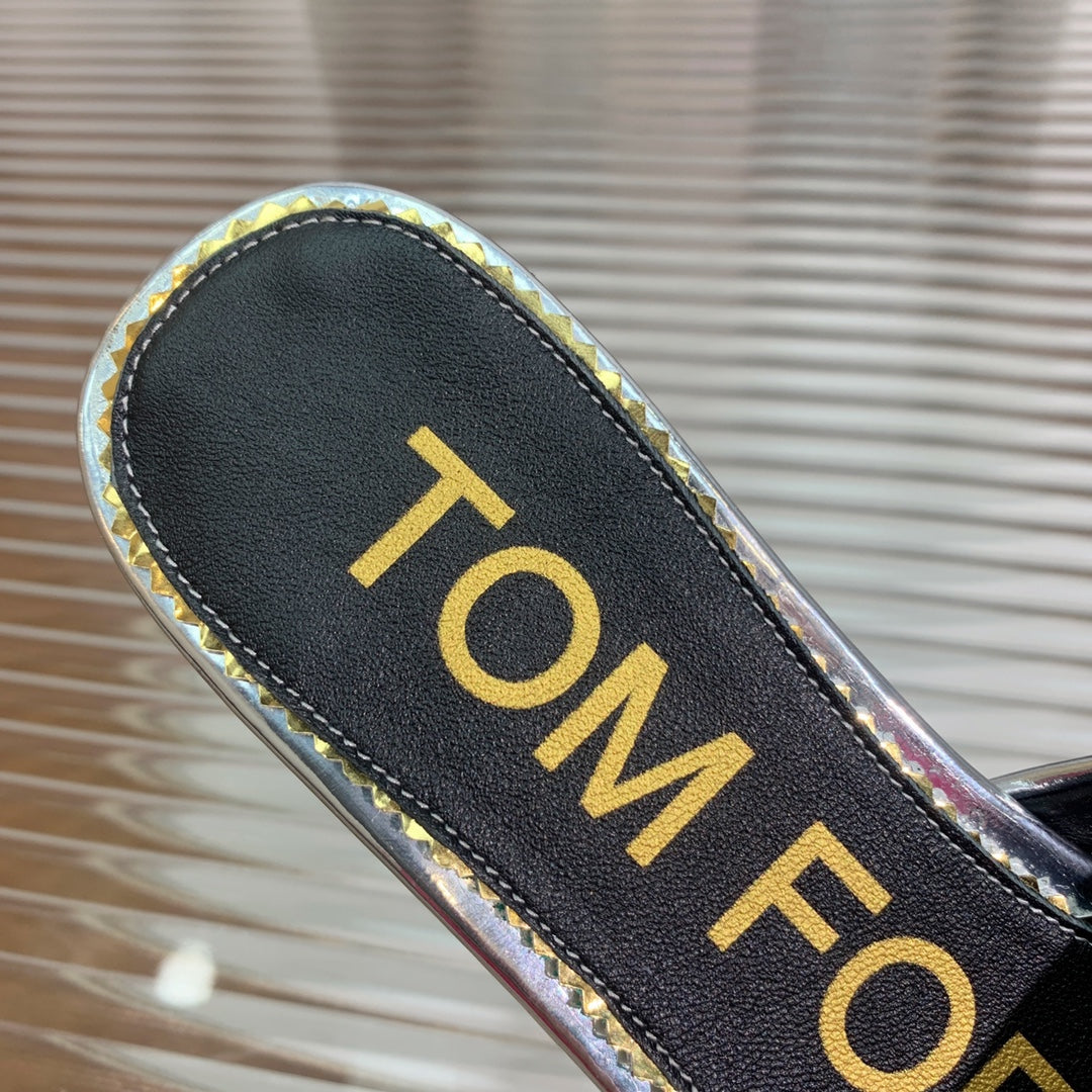 FLAT SLIDE IN SILVER METALLIC CALFSKIN