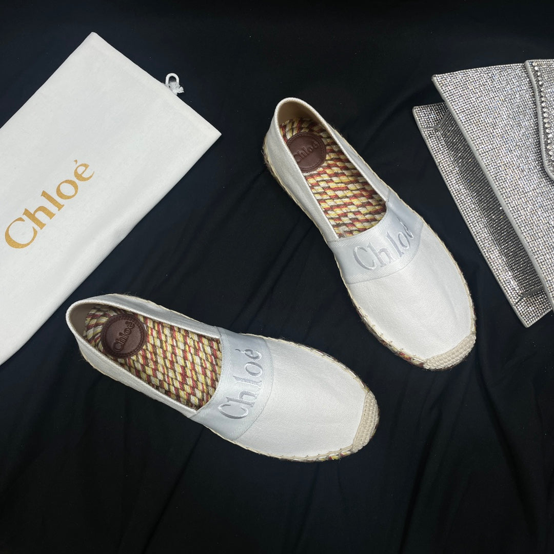 CHLOÉ WOVEN LOAFER IN WHITE DENIM AND COLORFUL RAFFIA