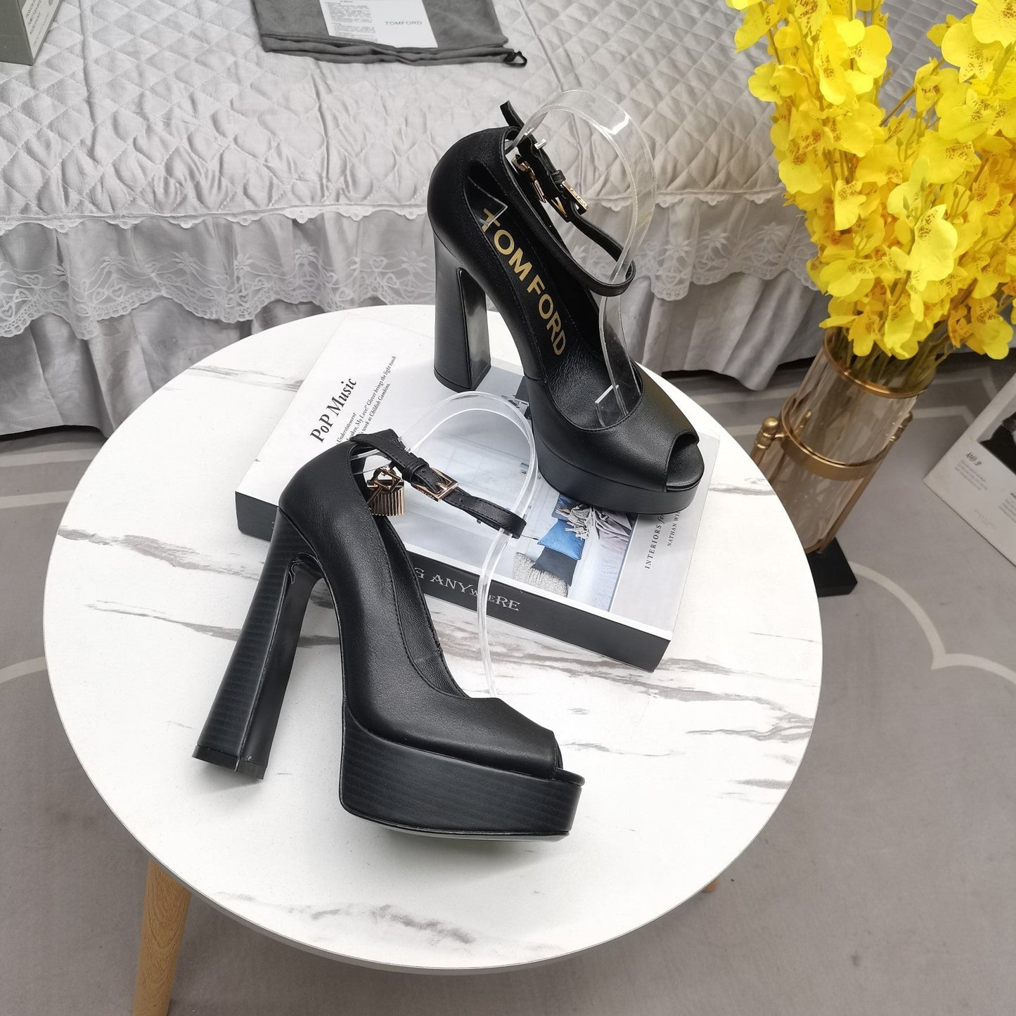 PADLOCK PLATFORM PEEP TOE PUMP 14 CM IN BLACK CALFSKIN