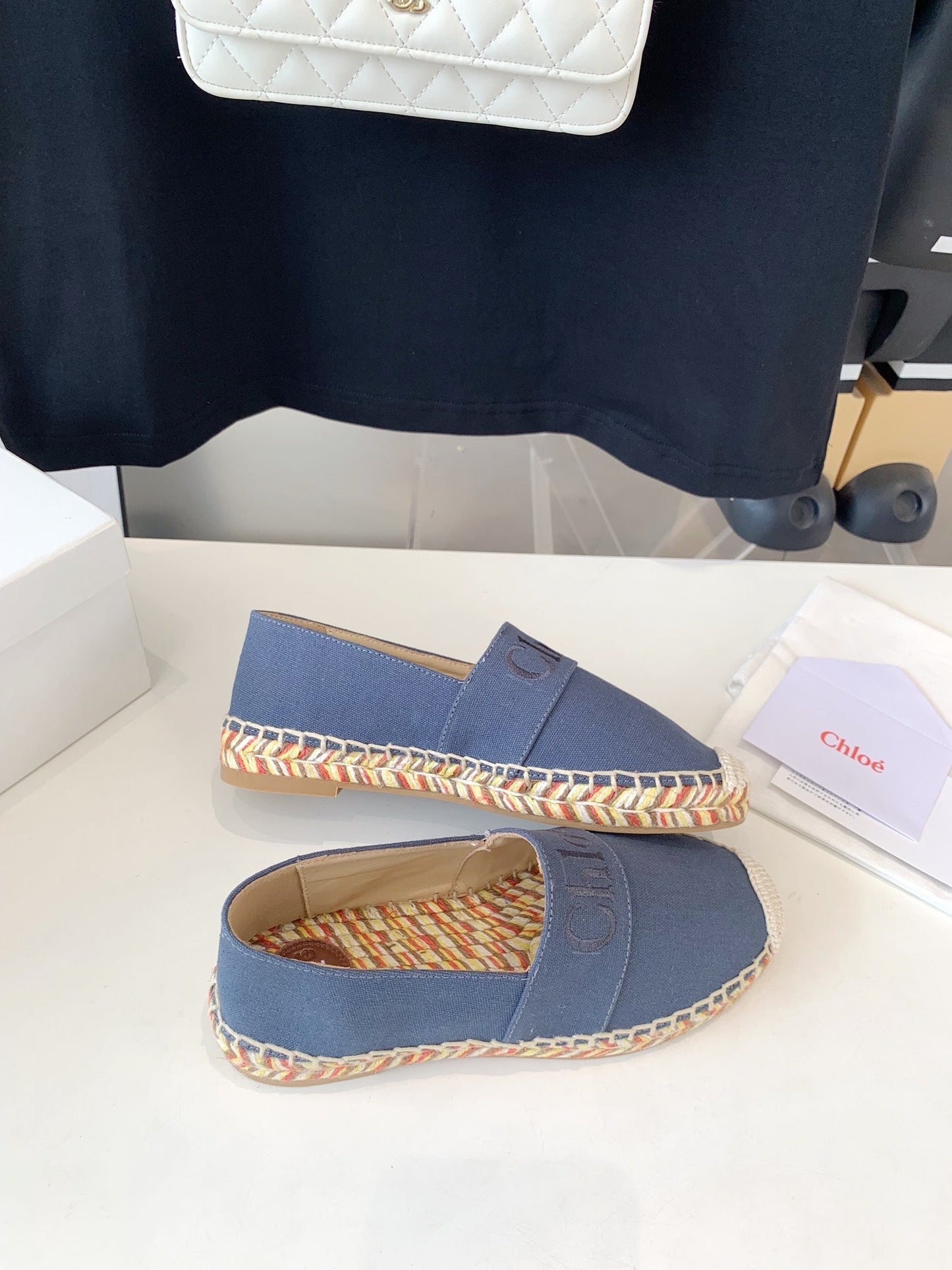 CHLOÉ LOAFER SHOES IN PIGEON BLUE DENIM AND WOVEN RAFFIA