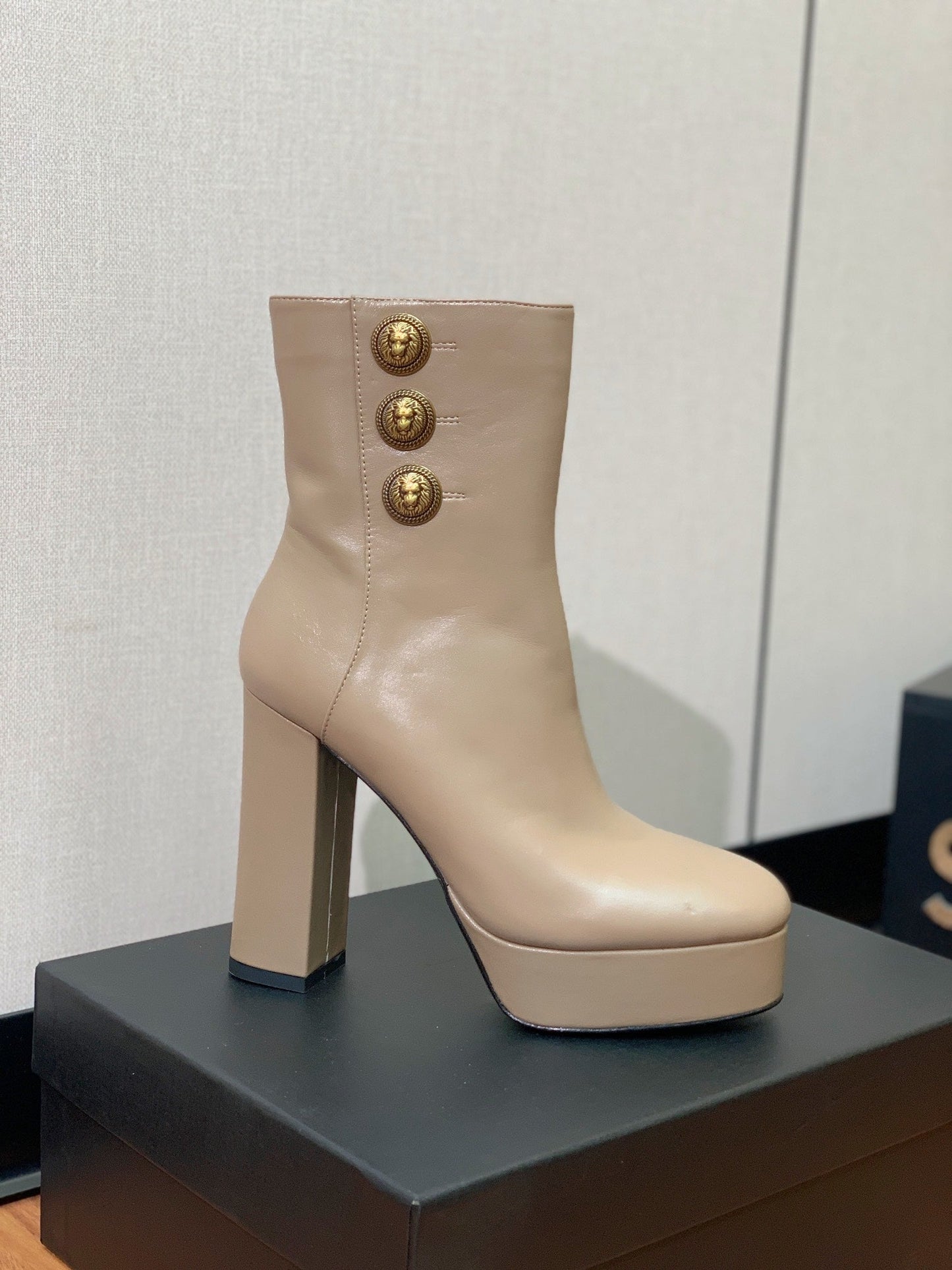 BALMAIN 26S ANKLE BOOTS 100 MM IN WARM GREY CALFSKIN