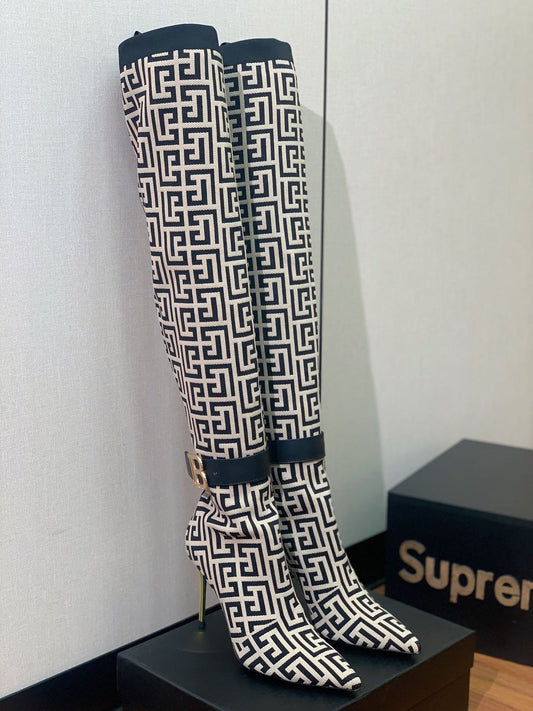 BALMAIN 26S HIGH-TOP BOOTS 105 MM IN BLACK AND WHITE FLYKNIT STYLE 4