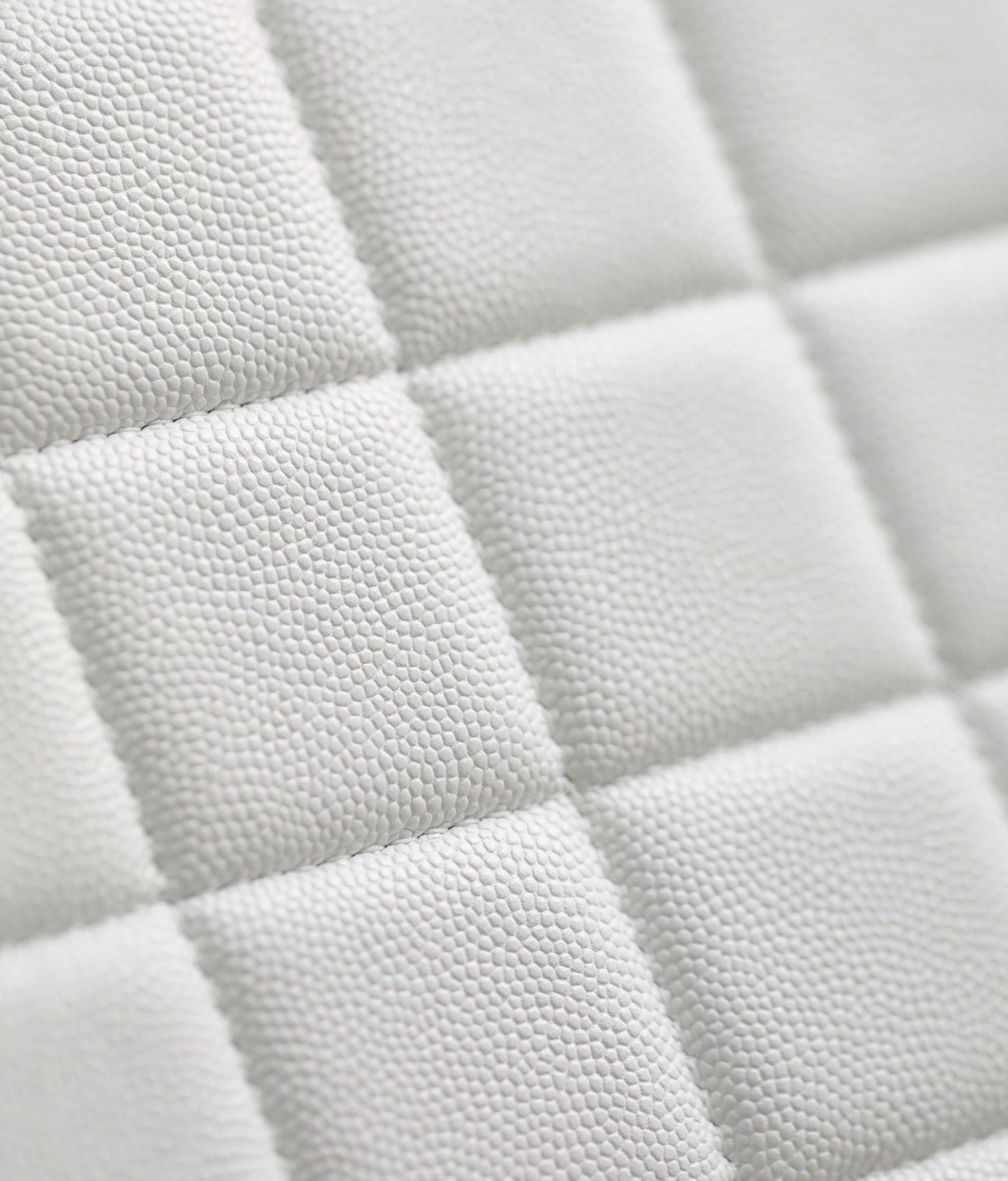 CHANEL 25S FLAP BAG 21 CM IN WHITE LAMBSKIN WITH GOLD HARDWARE
