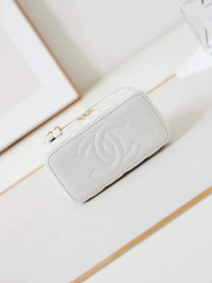 CHANEL 25S MINI VANITY BAG 16 CM IN WHITE LAMBSKIN WITH CRYSTAL-EMBELLISHED CC LOGO