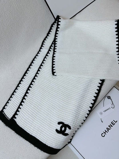 CHANEL 25S SCARF 200 IN CASHMERE 740364