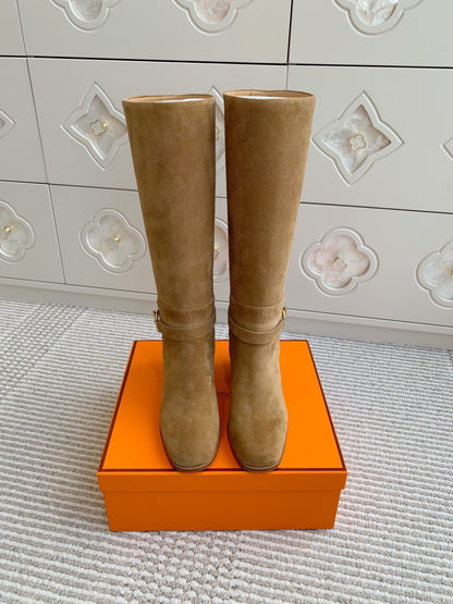 HM 25S TALL BOOTS 50 MM IN BROWN SUEDE WITH GOLD HARDWARE