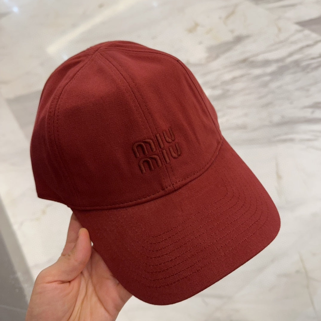 MM BASEBALL CAP IN RED FABRIC EMBROIDERED LOGO STYLE 9