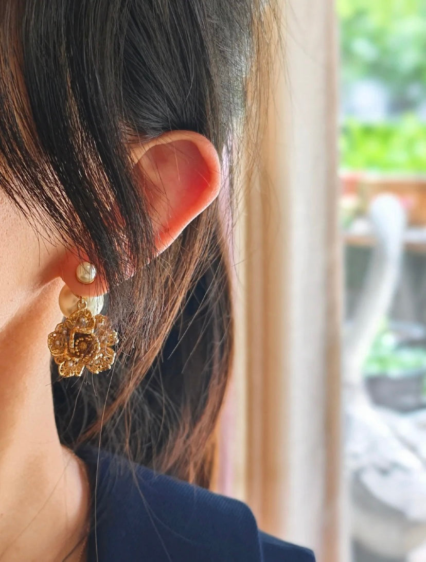 CD 26S PEARL FLORAL FILIGREE DOUBLE DROP EARRINGS IN GOLD METAL 631767