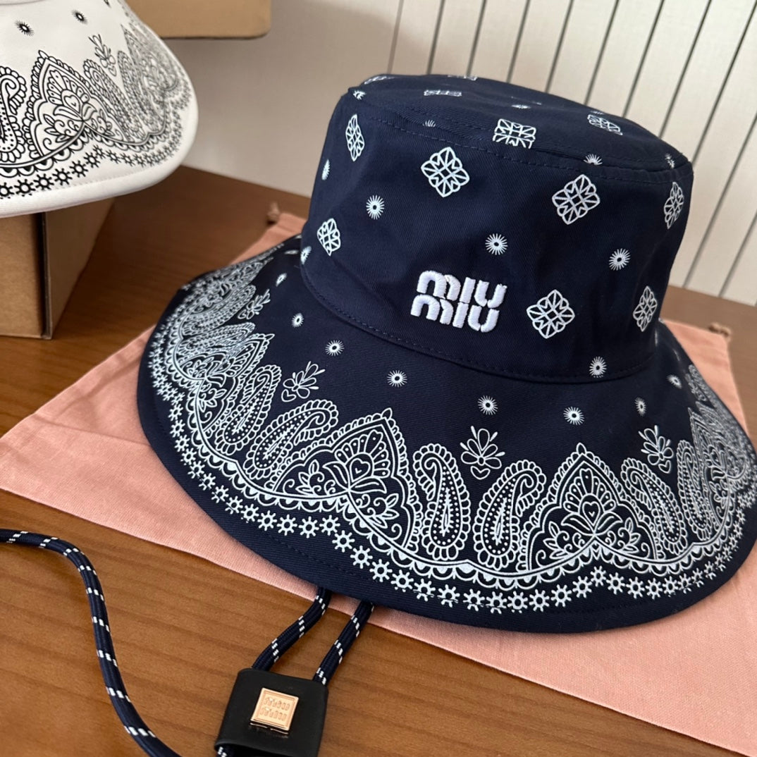 MM BUCKET IN BLACK FABRIC WITH EMBROIDERED PATTERN