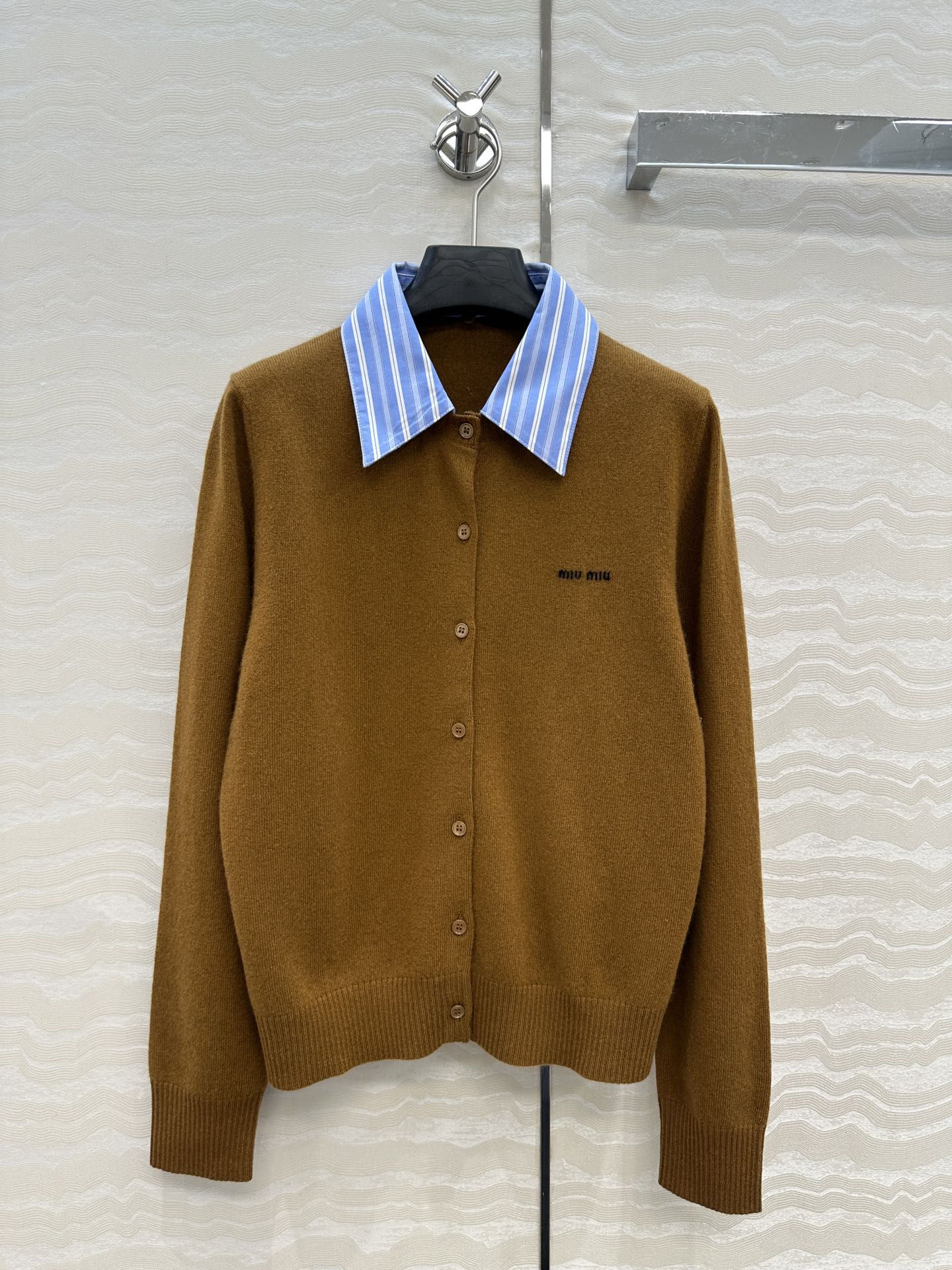 MIUMIU CARDIGAN STYLE 519