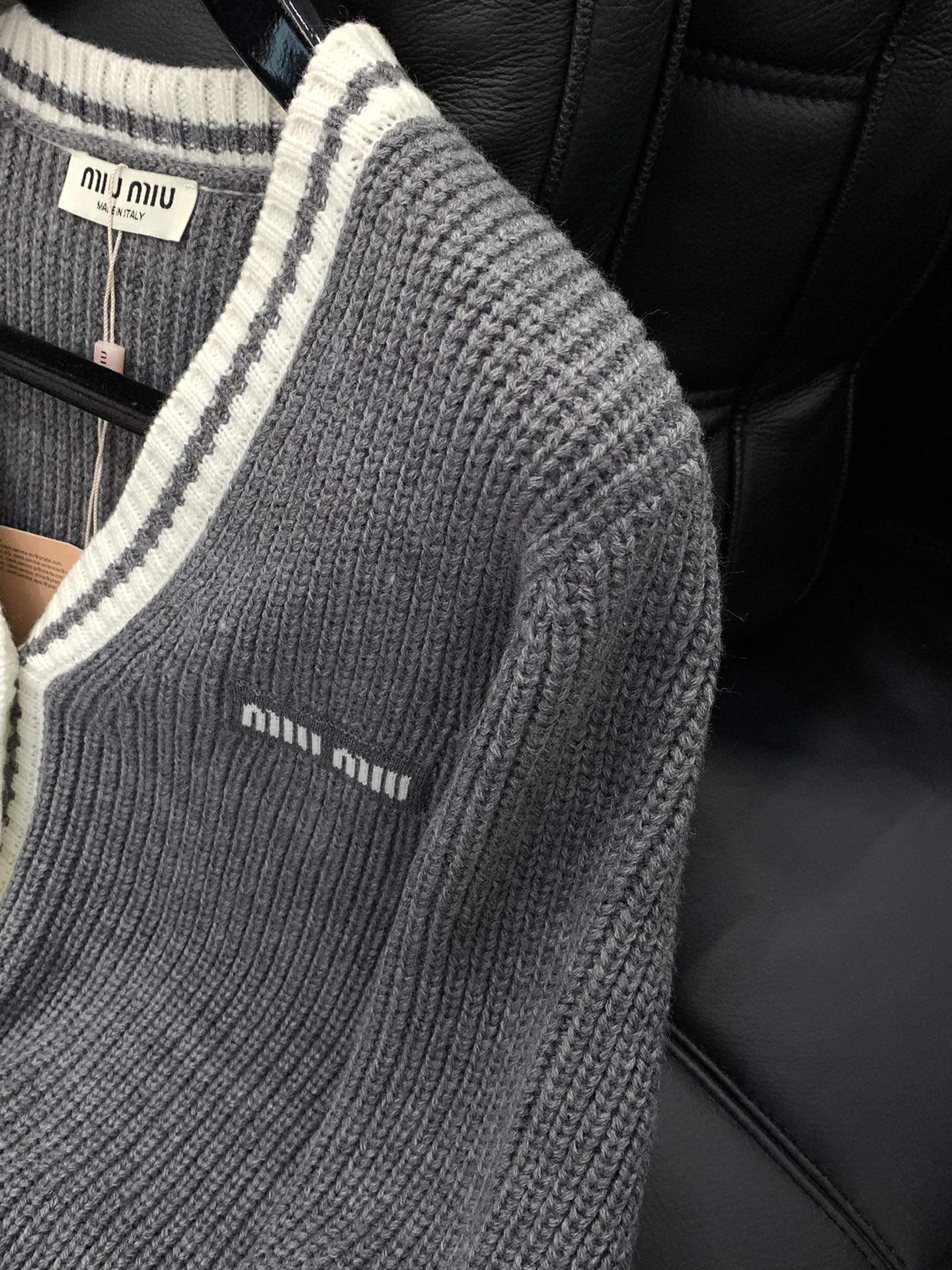 MIUMIU CARDIGAN STYLE 637