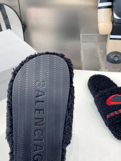 BALENCIAGA 25S FLAT SLIPPERS IN BLACK MIX RED WOOL