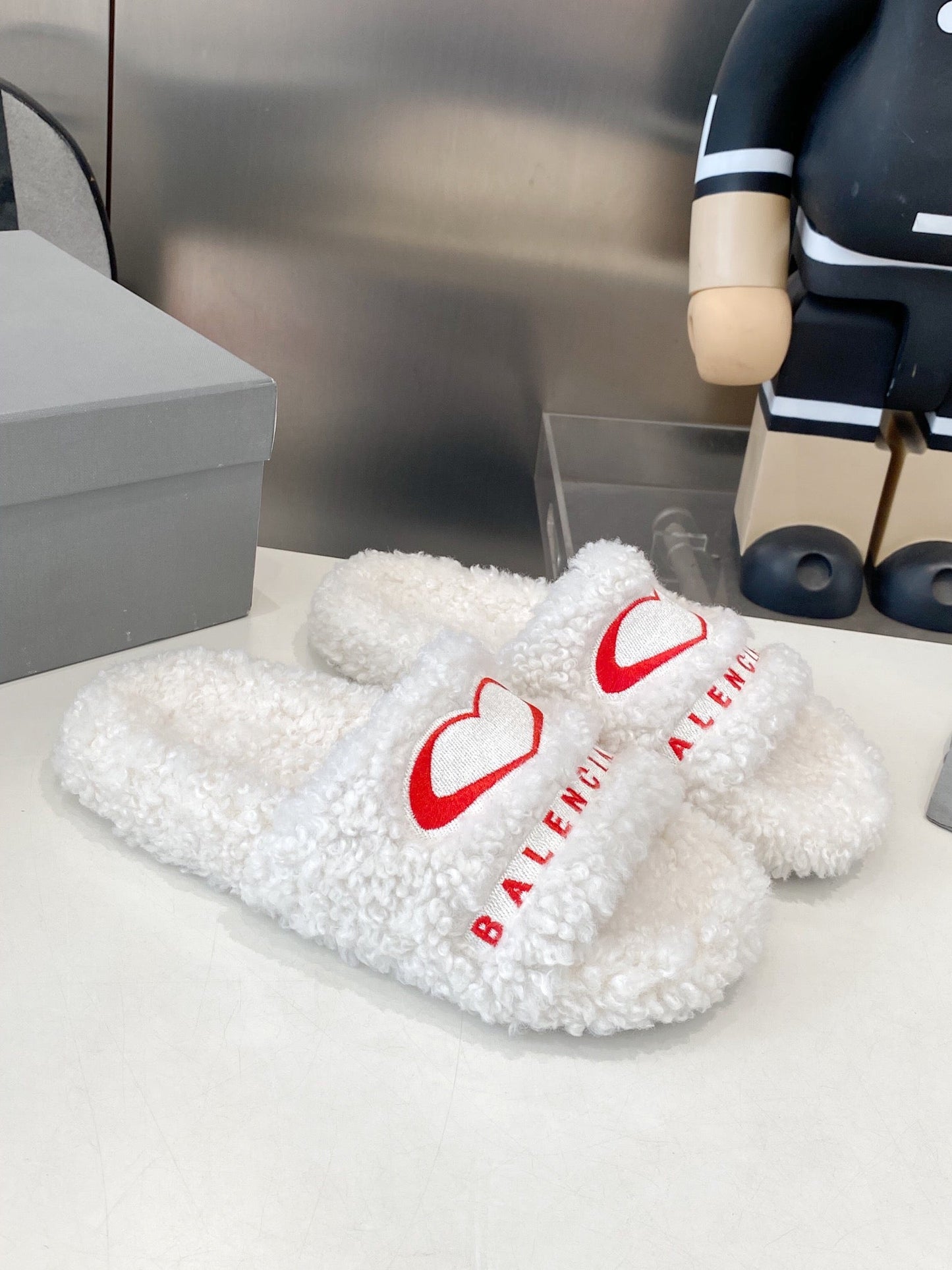 BALENCIAGA 25S FLAT SLIPPERS IN WHITE WOOL