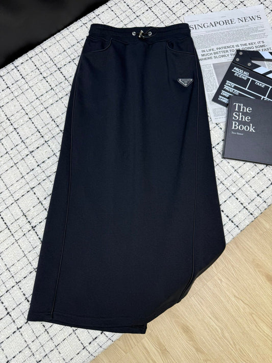 PRADA 26S MIDI SKIRT 607