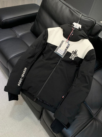 MONCLER 25S JACKET 375