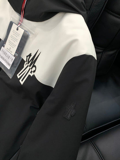 MONCLER 25S JACKET 375