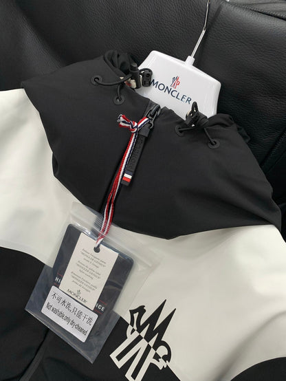 MONCLER 25S JACKET 375