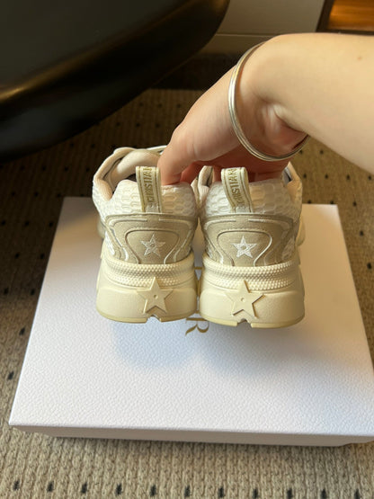 DIOR 26S VIBE SNEAKER 55MM IN BEIGE DIOR OBLIQUE LUSENTI EMBROIDERED COTTON AND SUEDE