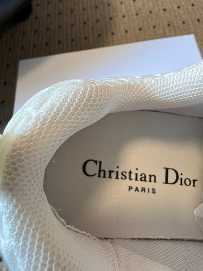 DIOR 26S VIBE SNEAKER 55MM IN BEIGE DIOR OBLIQUE LUSENTI EMBROIDERED COTTON AND SUEDE