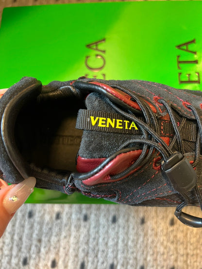 BOTTEGA VENETA 26S SNEAKERS IN BLACK SUEDE AND MESH FABRIC