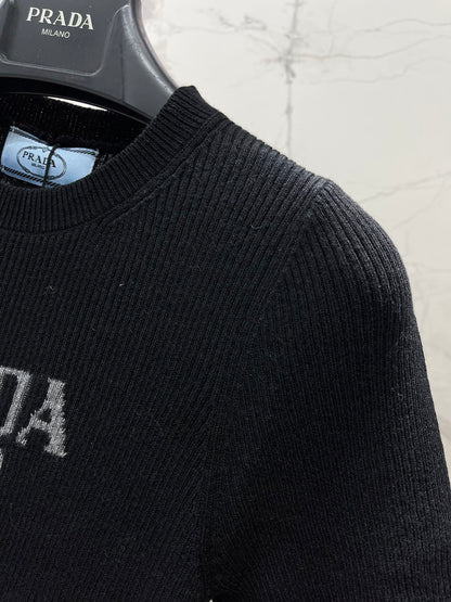 PRADA 26S SHORT-SLEEVE T-SHIRT 688