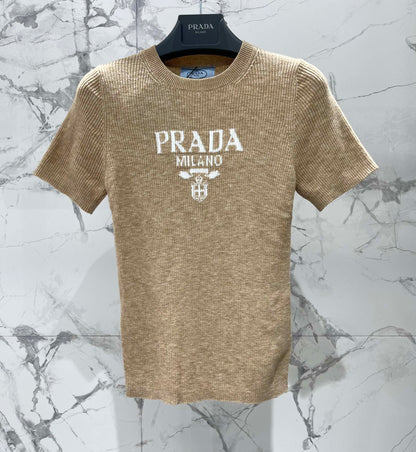 PRADA 26S SHORT-SLEEVE T-SHIRT 687