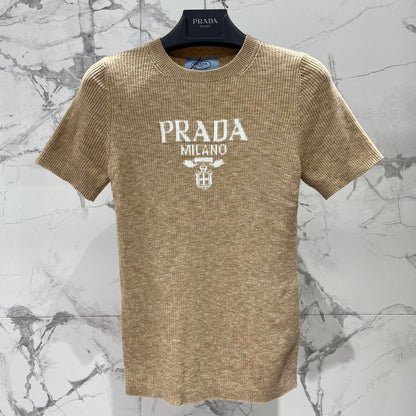 PRADA 26S SHORT-SLEEVE T-SHIRT 687