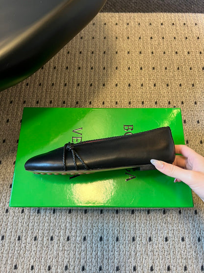 BOTTEGA VENETA 26S ESPADRILLE BALLET FLATS IN BLACK LAMBSKIN