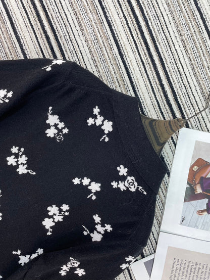 CHANEL 26S SHORT-SLEEVE KNIT TOP 951