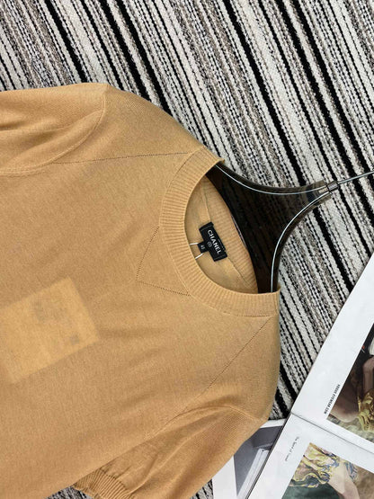 CHANEL 26S SHORT-SLEEVE KNIT TOP 896