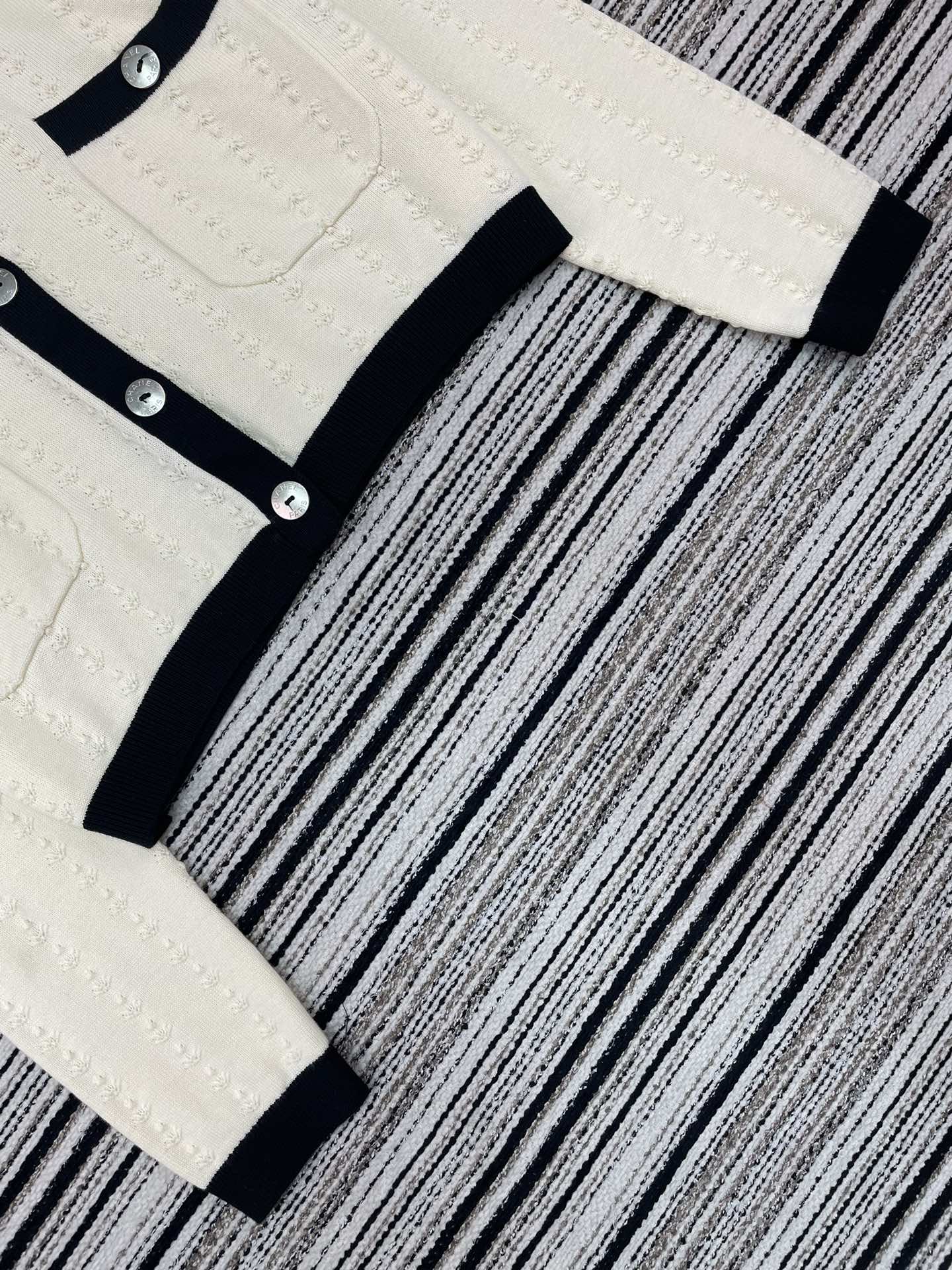 CHANEL 26S CARDIGAN 911
