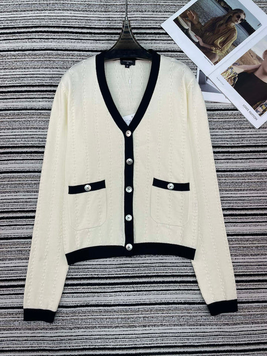 CHANEL 26S CARDIGAN 911