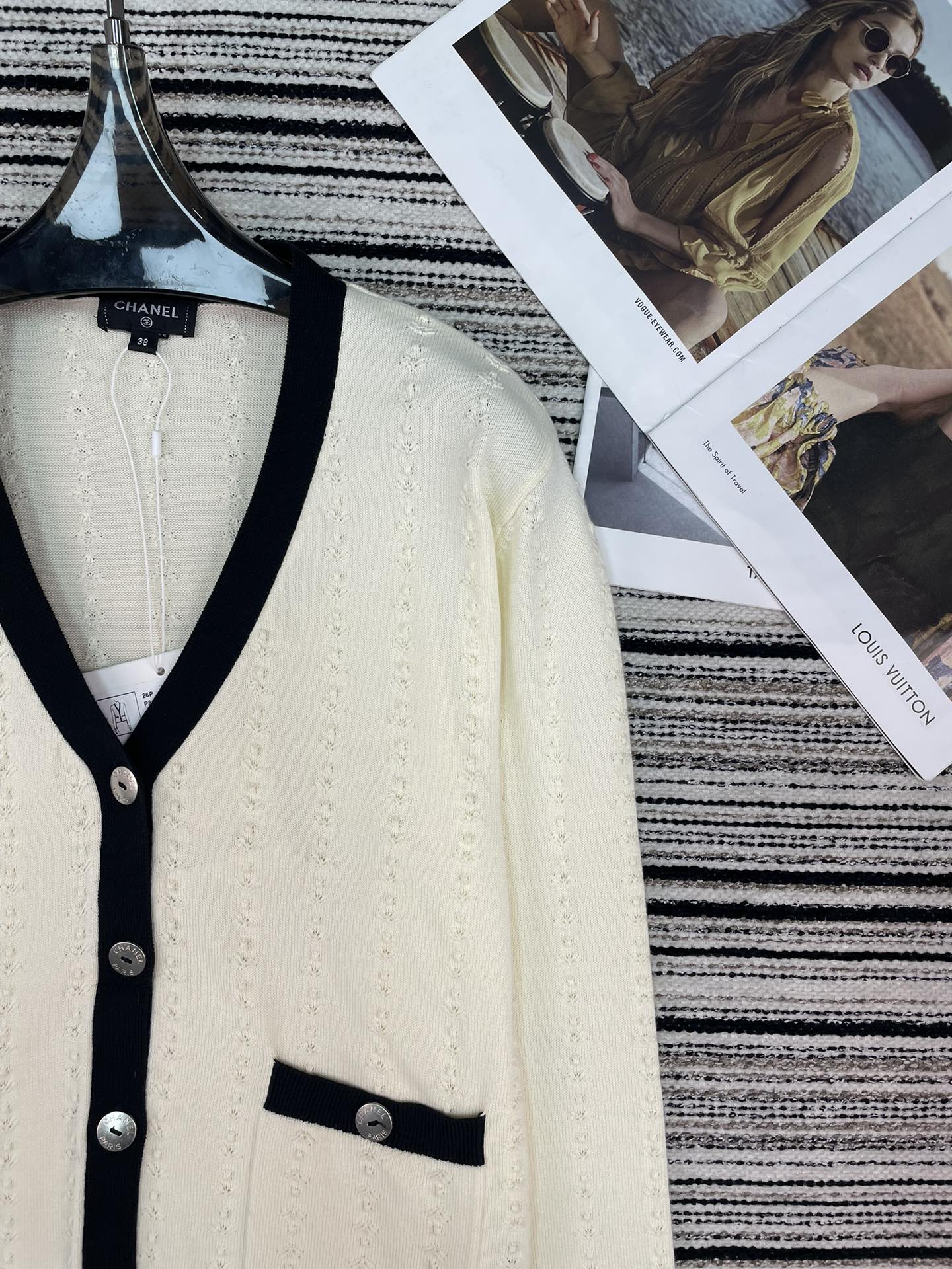 CHANEL 26S CARDIGAN 911