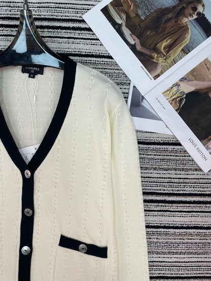 CHANEL 26S CARDIGAN 911