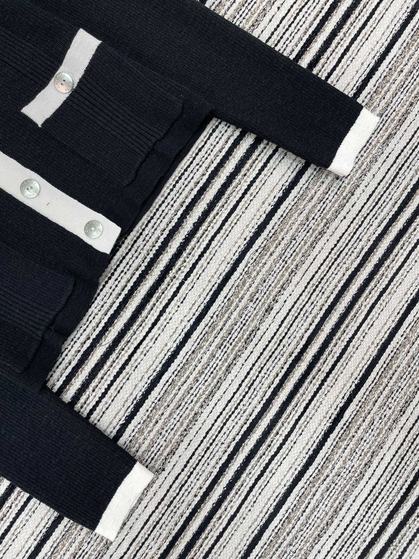 CHANEL 26S CARDIGAN 908