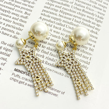 CD 26S STAR CRYSTAL FRINGE PEARL EARRINGS IN GOLD TONE METAL 631052