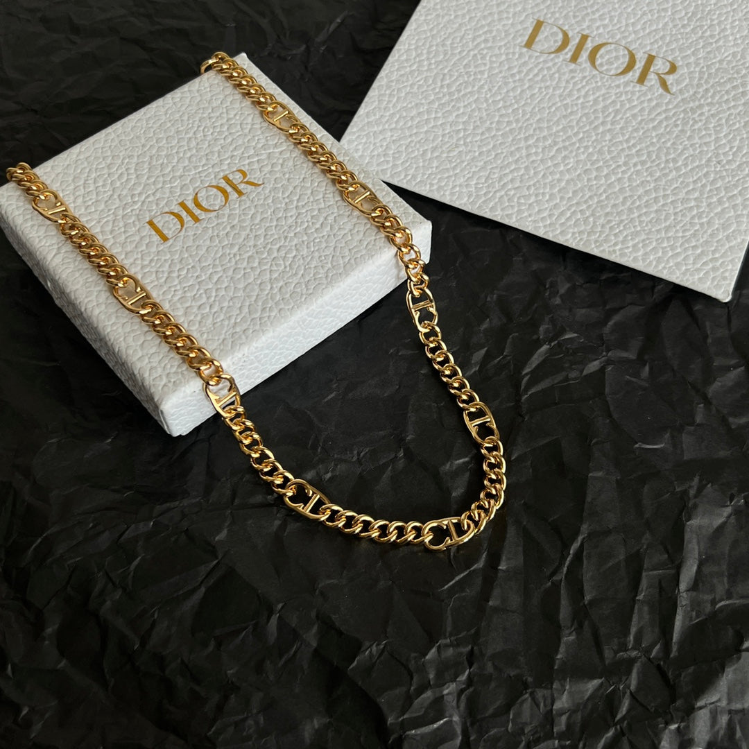 CD 26S LOGO LINK CHAIN NECKLACE IN GOLD METAL 633149
