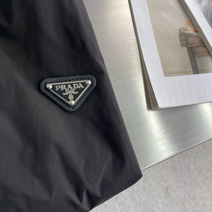 PRADA BLACK HOODED JACKET 652413